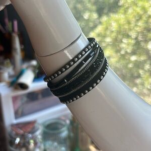 Suede leather bracelet 5 strands on adjustable strap